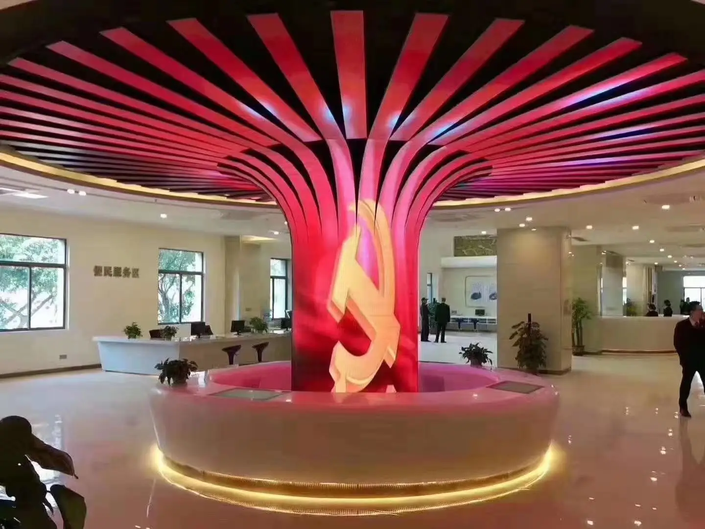 Custom-Made Flexible Bendable LED Display Screens for Indoor Use High-Definition Display Capabilities