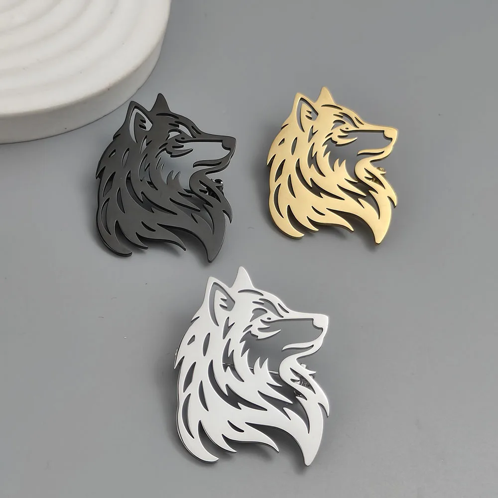 Original design hollow wolf head stainless steel gold-plated brooch, waterproof and non-fading brooch, men's suit accessories