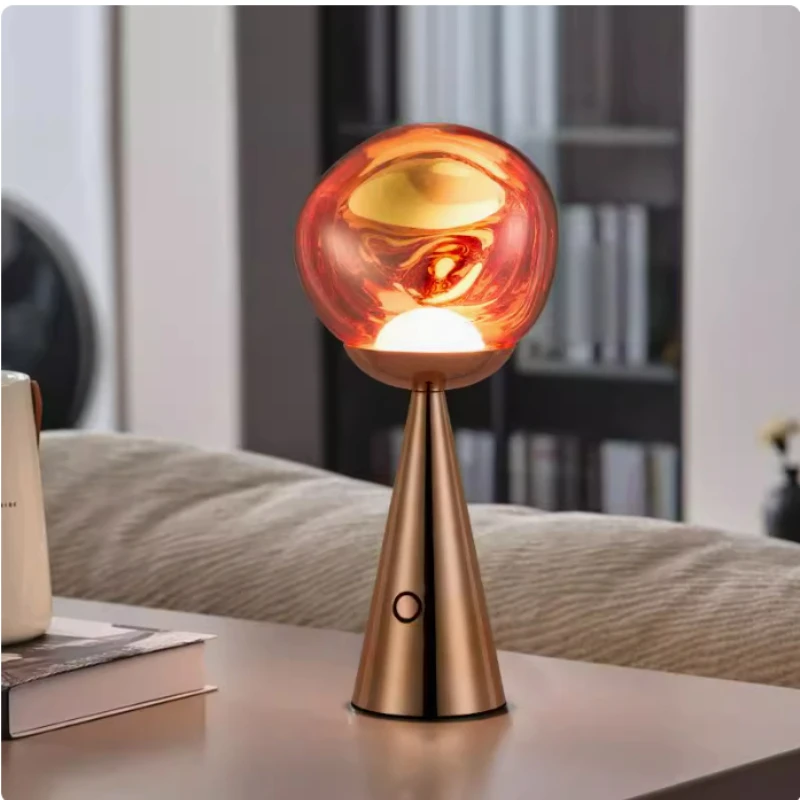 

Creative Glowing Desktop Ornament, Mini Volcanic Lava Lamp, Personalized Home Decoration, Fashionable Gift