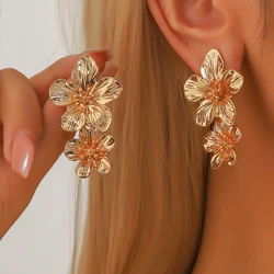 2PC Women's Retro Cream Layered Petals Daisy Flower Pendant Earrings Fashion Jewelry Dressing Carnival Party Gifts