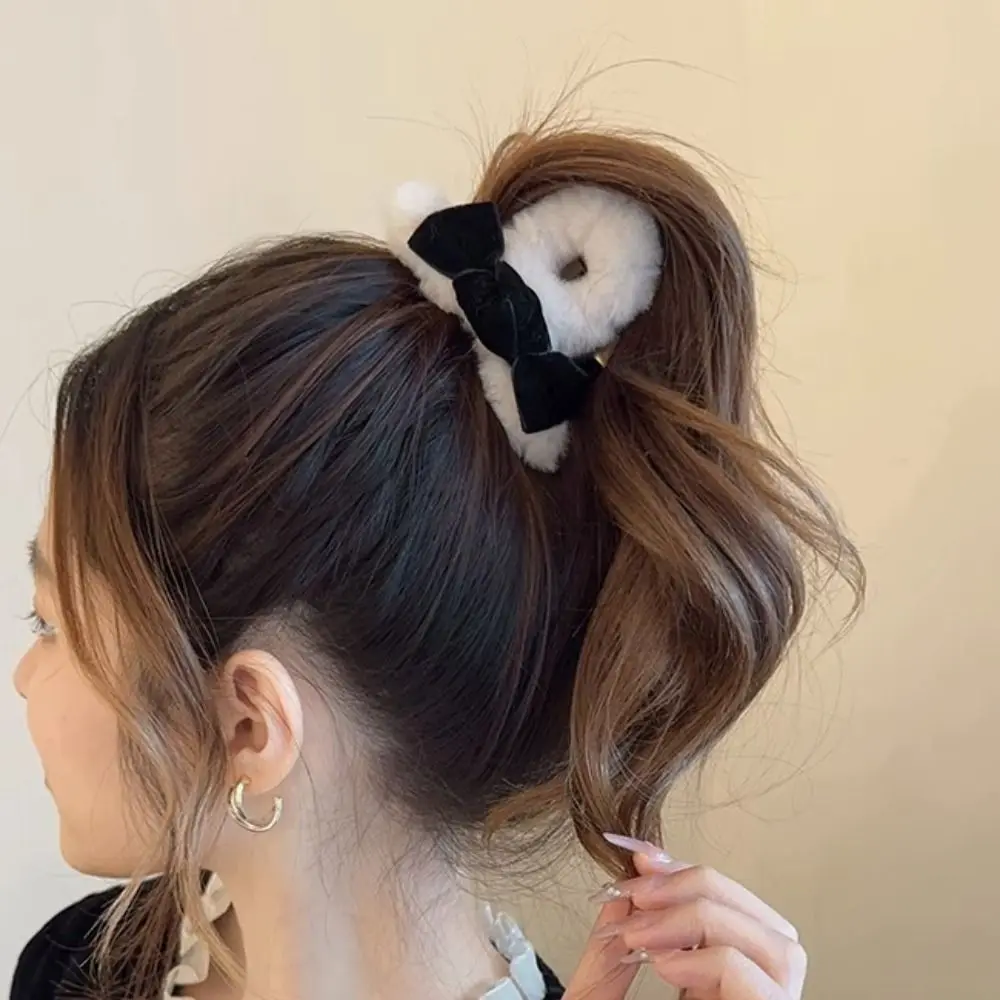 

Soft Bow Plush Hair Claw Hair Clip Faux Fur Plush Shark Clip Hair Accessories Ponytail Holder Large Hair Crab Clip Girls