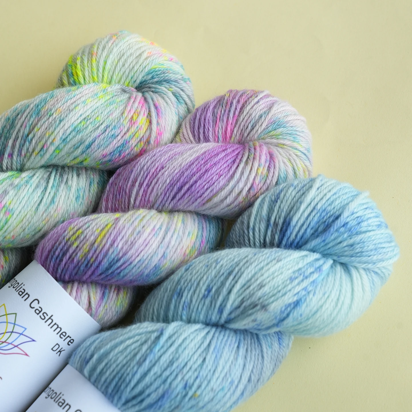 55g Lotus Handpainted 100% Cashmere Yarn, DK Weight Hand Knitting Crochet Yarns for DIY Sweaters Shawl Scarves Garments
