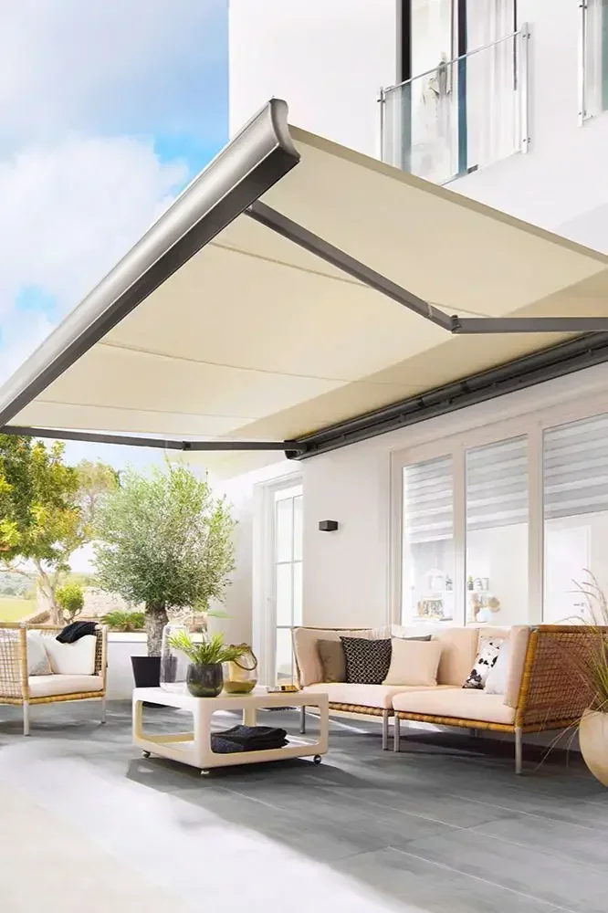 Tenda da sole elettrica a cassetta completa Tenda da sole motorizzata per patio da giardino retrattile telecomandata con kit luce LED