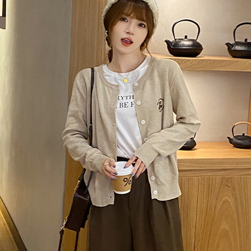 Casual Bear Pattern Long Sleeved Knitted Cardigan Autumn New Lazy Style Fashionable Outerwear Cardigan Sweater Top for Women