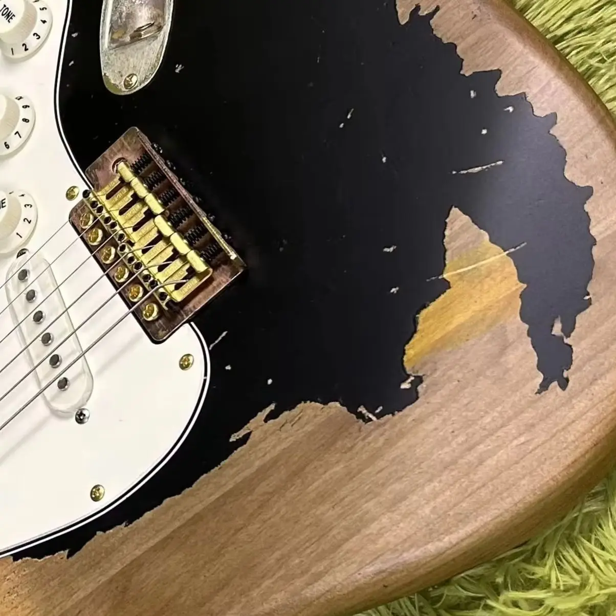 Hot Sale Aged FST Electric Guitars Golden Hardware 21 Frets Black Color Alder Body Rosewood Fretboard