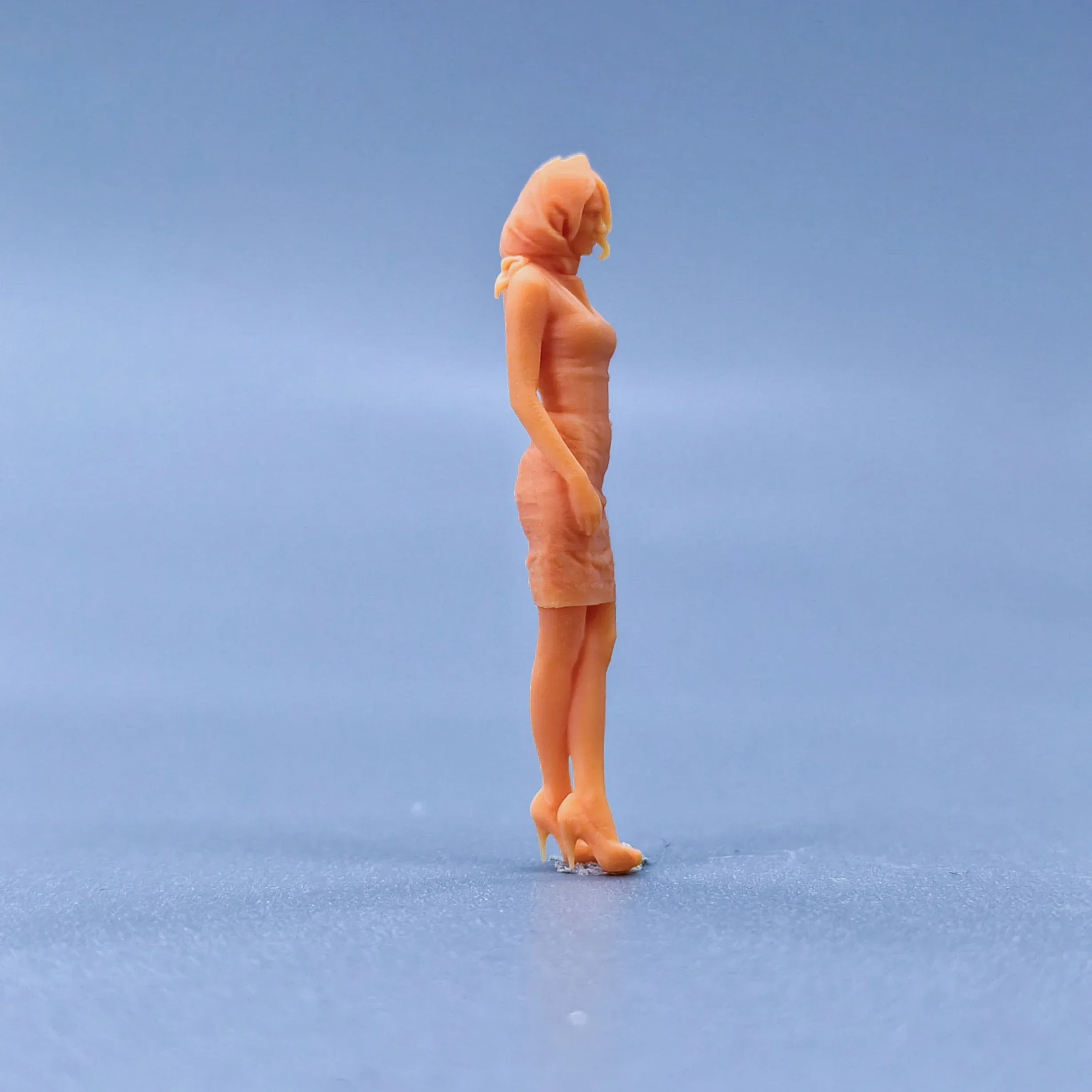 1/64 1/43 Beeldjes Schaalmodel Hars Vrouwen In Korte Rokken Ongekleurde Miniaturen Diorama handgeschilderde L133