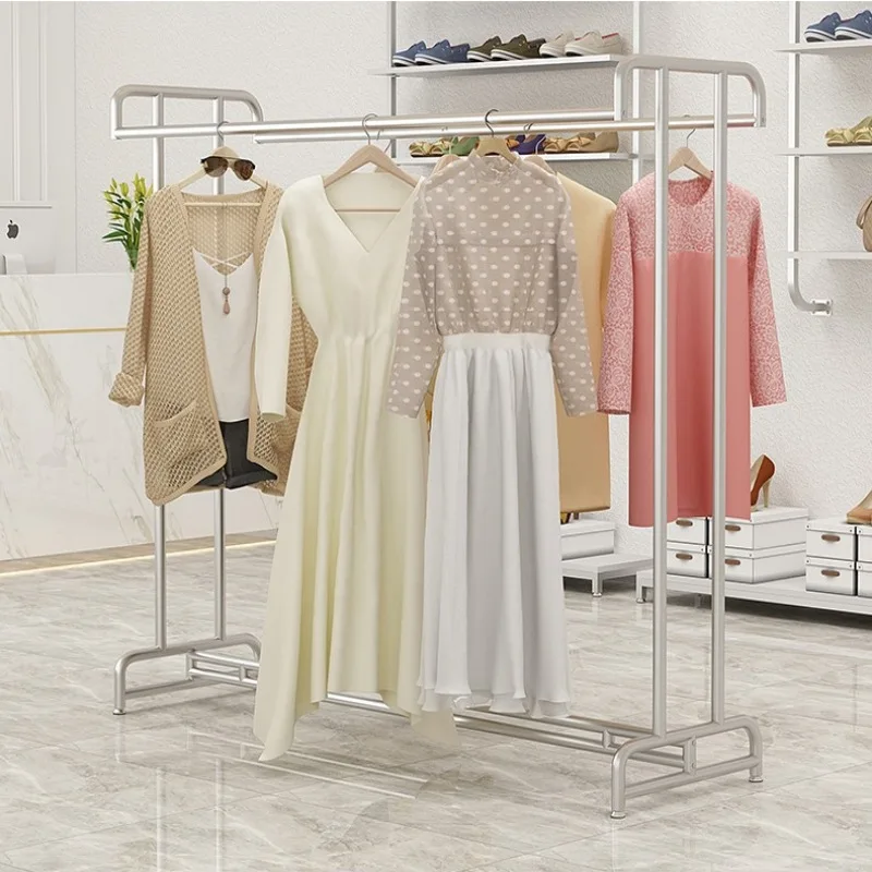 Aangepast. Kledingwinkel Hanger Displaystandaard Vloerstaande winkel Live Studio Plank Displayrek Trending Photo Clot
