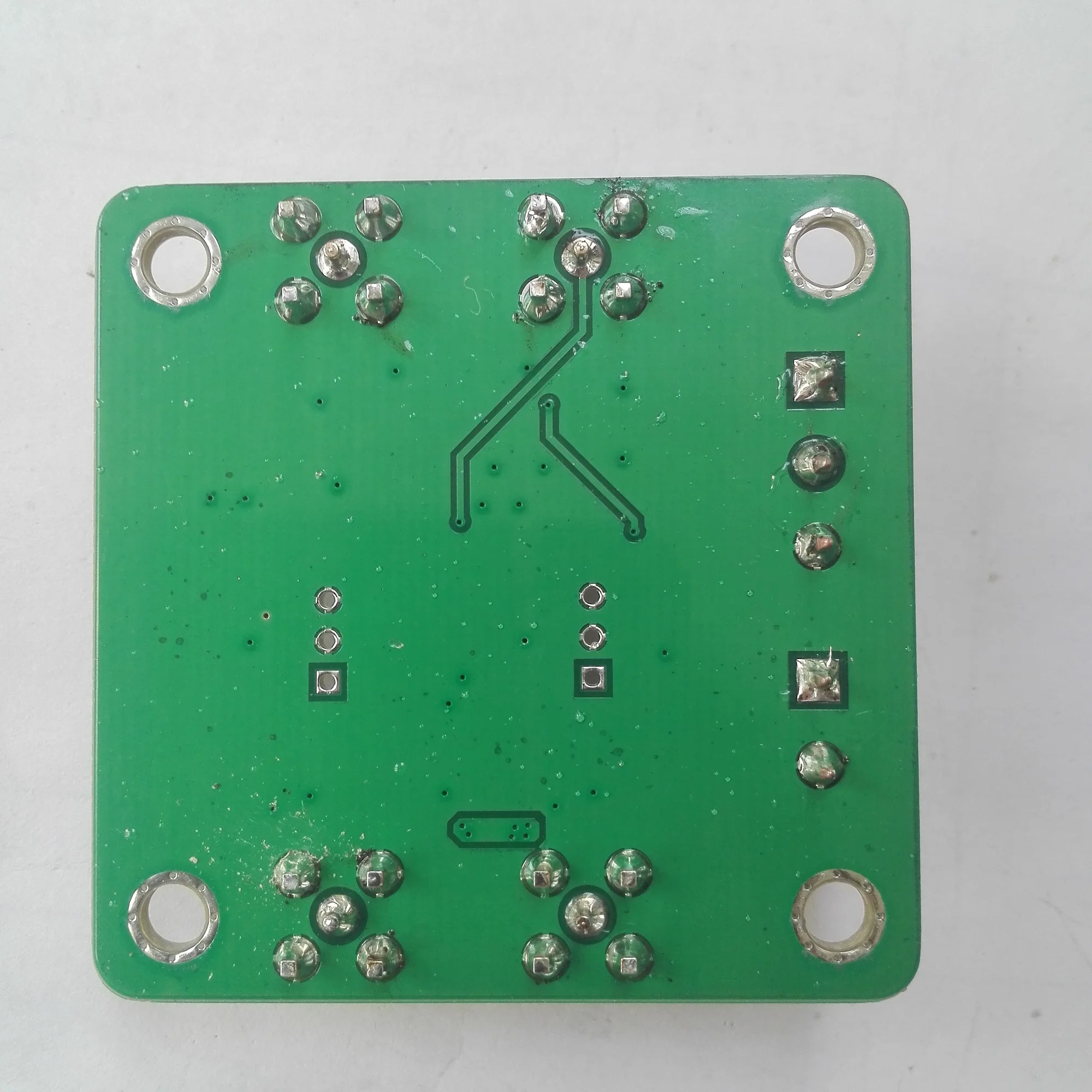 TLV3501 Dual Channel High-speed Comparator External Comparison Threshold Input Microcontroller DA Input Voltage