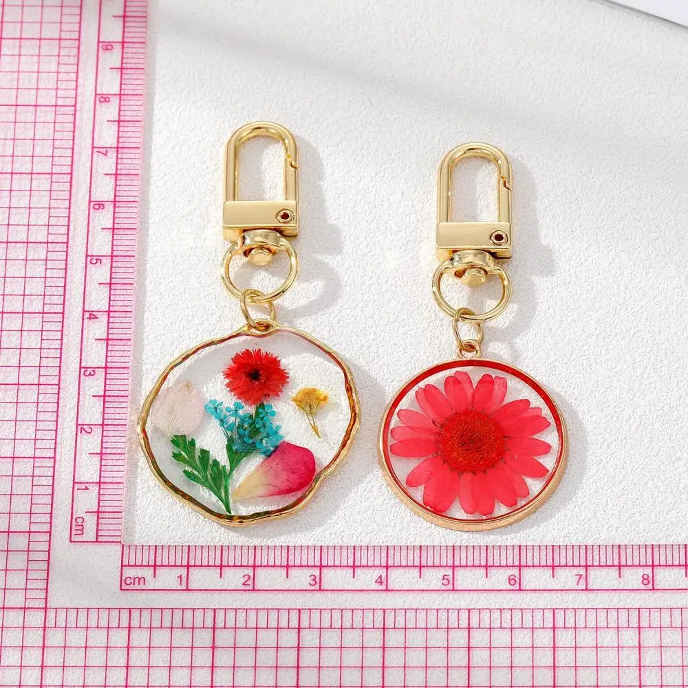 Fashion Daisy Hibiscus Blossom Resin Pendant Keychain Natrual Petal Dried Flower Keyring Women Anti-Lost Car Key Chain Jewelry