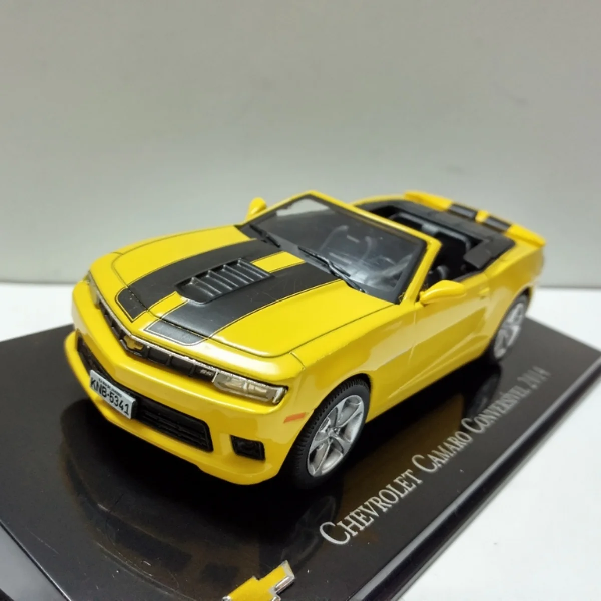 1:43 Chevrolet Camaro Conversivel 2014 alloy sedan model