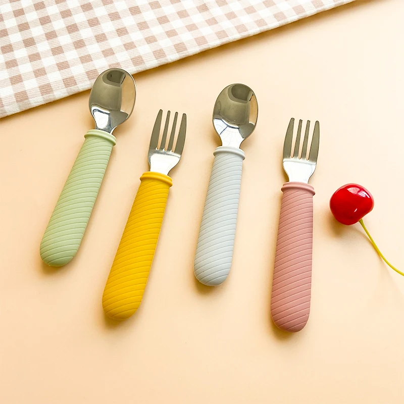 

Silicone stainless steel spoon fork food grade 304 stainless steel easy to grip silicone handle baby food feeding spoon fork
