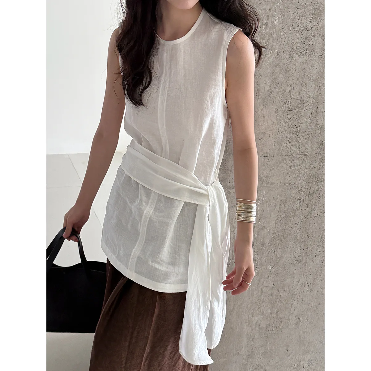 Camicia con cinturino in vita senza maniche dal temperamento coreano Camicia estiva da donna nuova in ramie traspirante