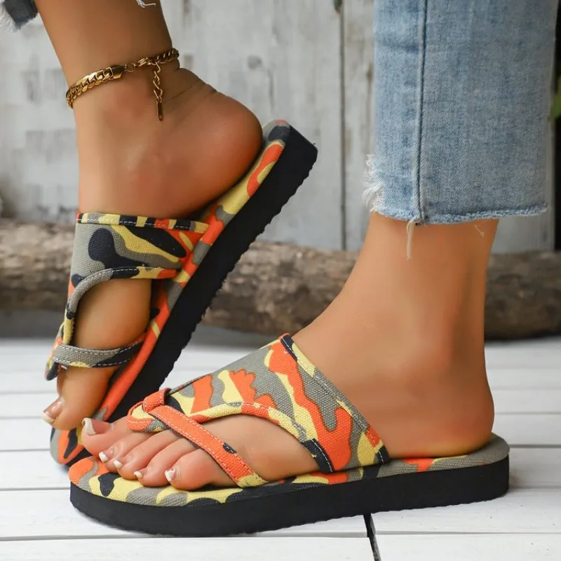 

Женские тапочки, модная уличная обувь, женские шлепанцы без шнуровки, женские сандалии большого размера на плоской подошве, легкие пляжные тапочки