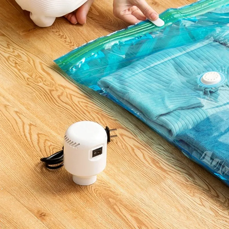 

A98I — универсальный электрический вакуумный насос с несколькими адаптерами — для сумок для хранения, предназначенных для международного использования. В комплект входит вилка стандарта США.