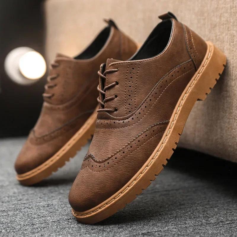 

Luxury Men's Oxford Shoes High Quality Brogue Dress Shoes for Men Breathable Lace-up Moccasins Classic Business Men Dress Shoes