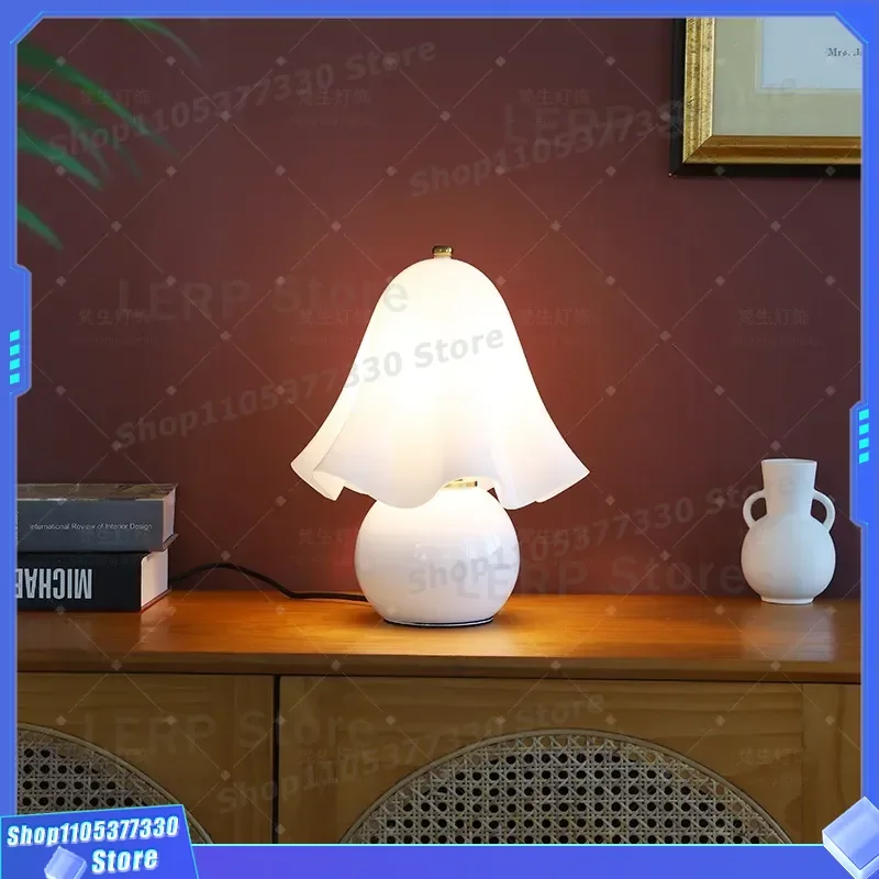 French Retro Handmade Glass Desk Lamp Luxury Ornament for Bedroom Bedside Study Living Room Medieval Style Light Decoration