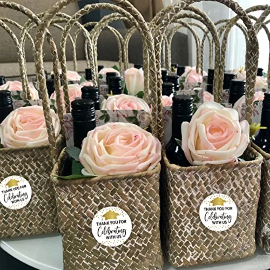 شكرًا لك على الاحتفال معي ملصقات التخرج وأعياد الميلاد المفضلة باللون الذهبي اللامع 50 قطعة مستديرة 2 بوصة #5