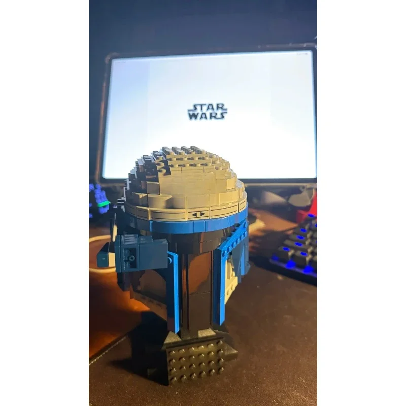 

Battle Helmet Model Building Blocks Sets Compatible With Legoed Particles Suitable For Christmas Gifts 75408