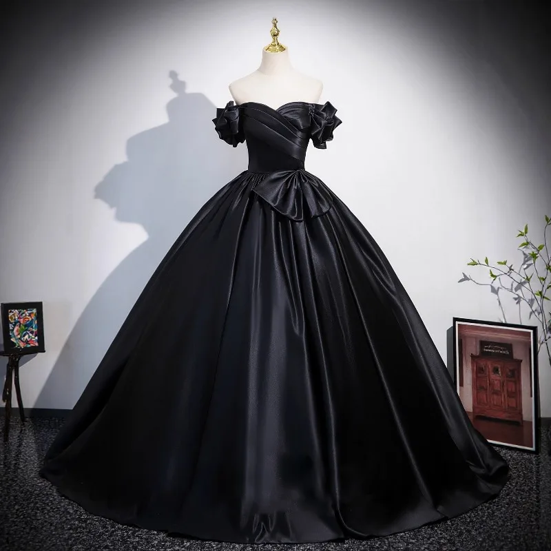 2026 Zomerjurk voor dames, nieuwe zwarte satijnen sexy jurk met één schouder, modieus, slanke pasvorm, lange jurk met rugband