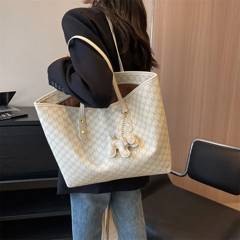 2024 High-end New Women\'s Large Bag Trend Light Luxury Women\'s Bag Shoulder Bag Large Capacity Commuting Versatile Hand Tote Bag