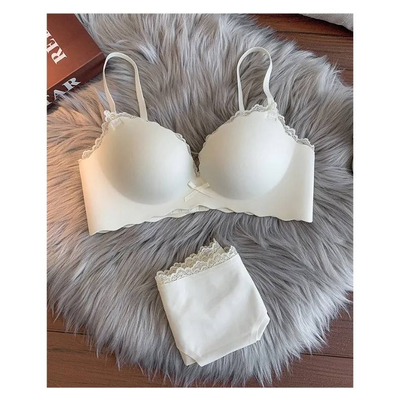 Hot Selling Ladies Push Up Bra Set Seamless Wireless Support Anti-Sagging Comfort Lingerie Set S-XLAB for Young Women Daily Use