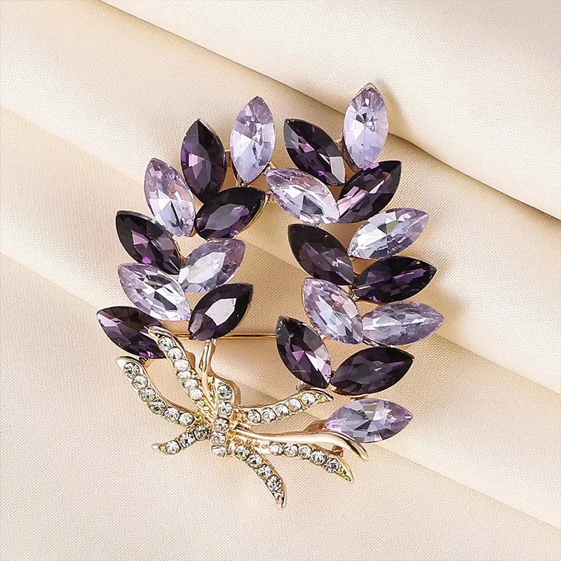 2024 New Crystal Purple Crystal Bauhinia Bouquet Brooches for Women Rhinestone Flower Lapel Pins Fashion Jewelry