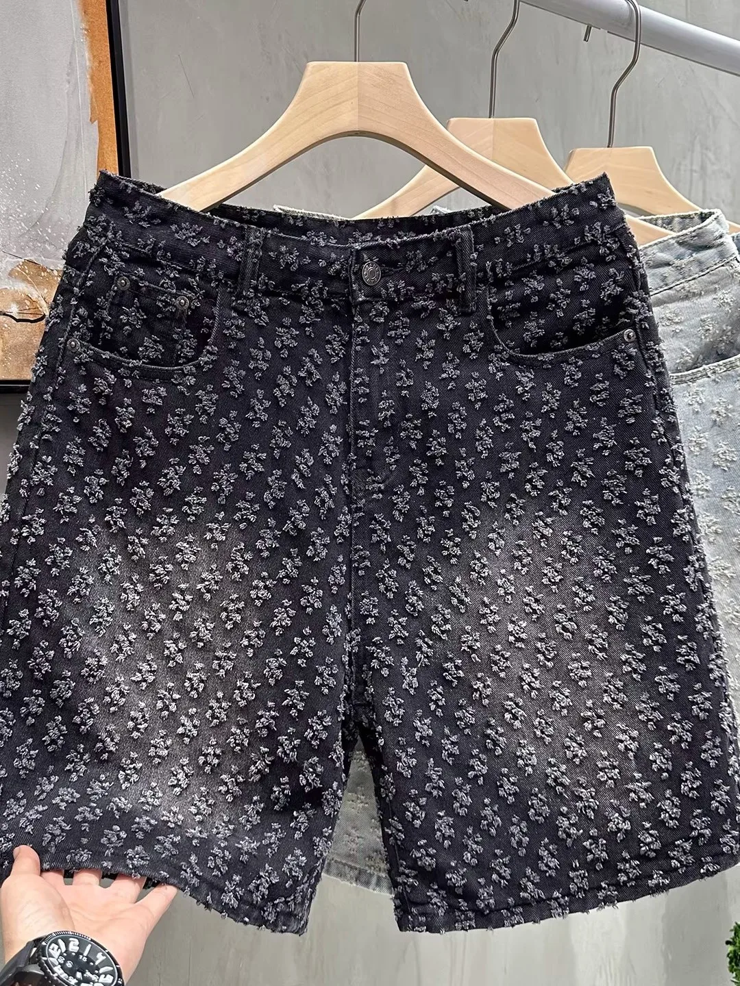 Retro American Floral Embroidery Men's Shorts Summer Thin Design Sense Hole Loose Straight Casual Five-Point Trendy Jeans