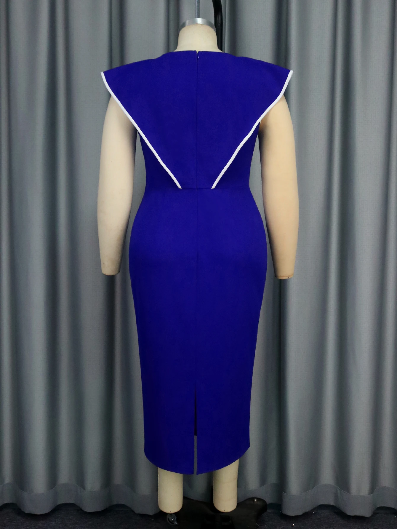 V넥과 3D 꽃 디테일이 있는 러플 트림 바디콘 미디 드레스는 결혼식, 사무실 착용 및 공식적인 특별 행사에 적합합니다.