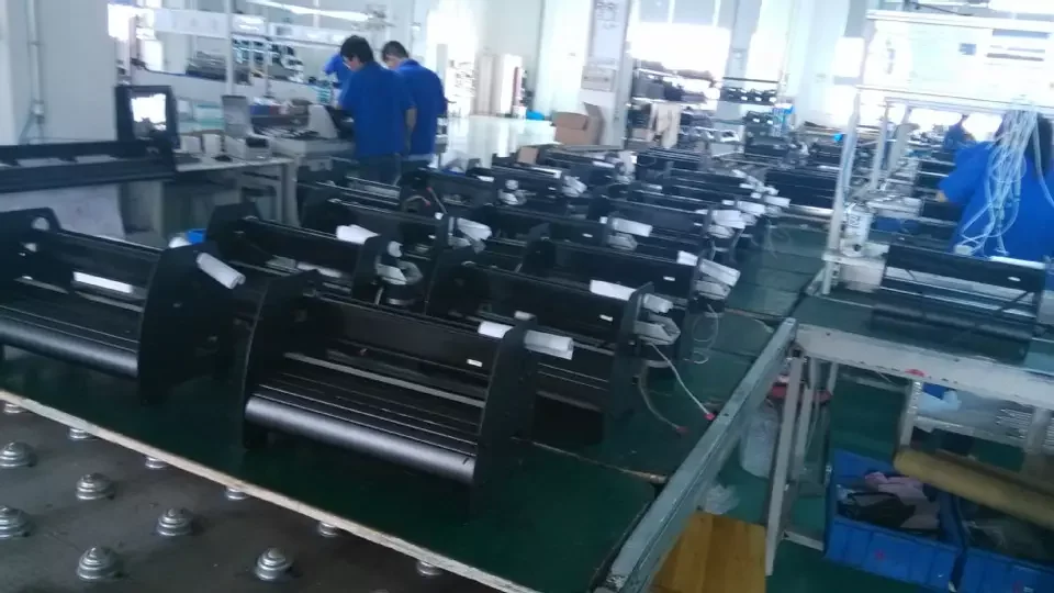 QK-360 A3/A4 تحديد المواقع التلقائي التلقائي حافة دورية قطع التسمية ملصق فينيل الرسم البياني الفني آلة قطع الراسمة