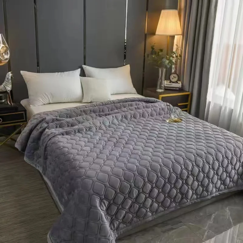 Jednokolorowy miękki aksamitny pikowany koc na łóżko Krótki pluszowy ręcznik na sofę King Queen Size Antypoślizgowe prześcieradło 270x230cm Narzuta na łóżko
