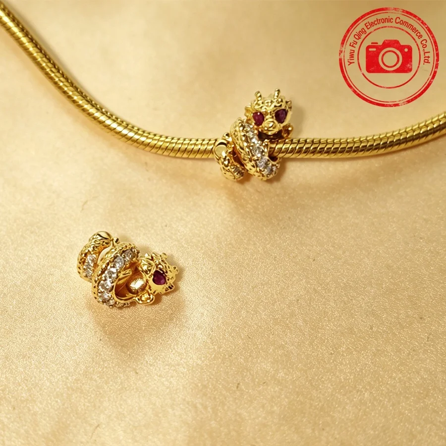 Neue goldene Tieranhänger DIY Schmuckgeschenke Glühwürmchen Biene Schmetterling Meeresschildkröte Seepferdchen Haustier Katze Löwe Perlen passend für Original-Armbänder