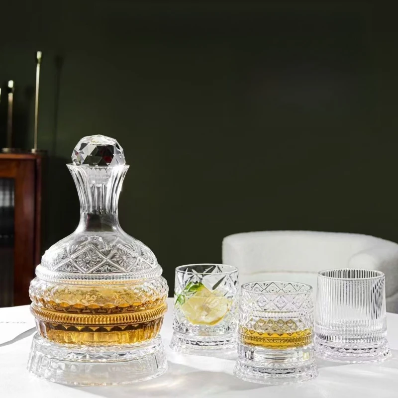European-style High-end Rotating Star Diamond Wine Decanter Wine Divider, Untoppleable Glass, Light Luxury Accessories and Gifts