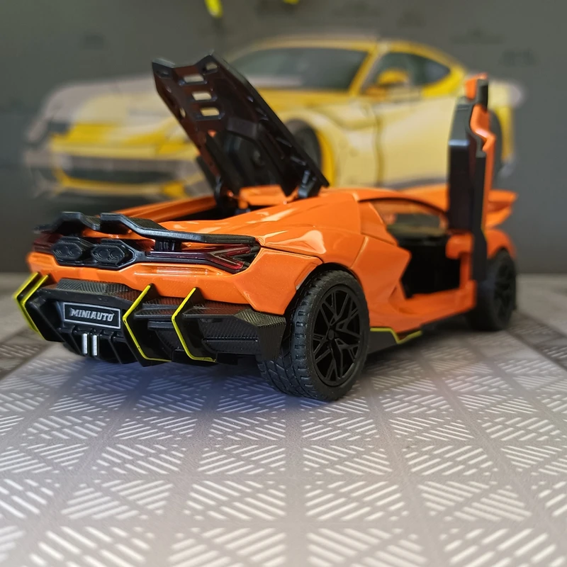 1:32 simulação Lamborghini Revuelto liga modelo de carro ornamento com portas que podem ser abertas, feedback de som e luz, presente de supercarro