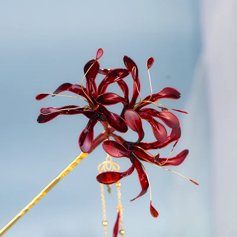 دبوس شعر بشرابة زنبق العنكبوت الأحمر إكسسوار شعر عتيق على الطراز الصيني الجديد لأداء مرحلة هانفو تشيباو هدية مستوحاة قديمة