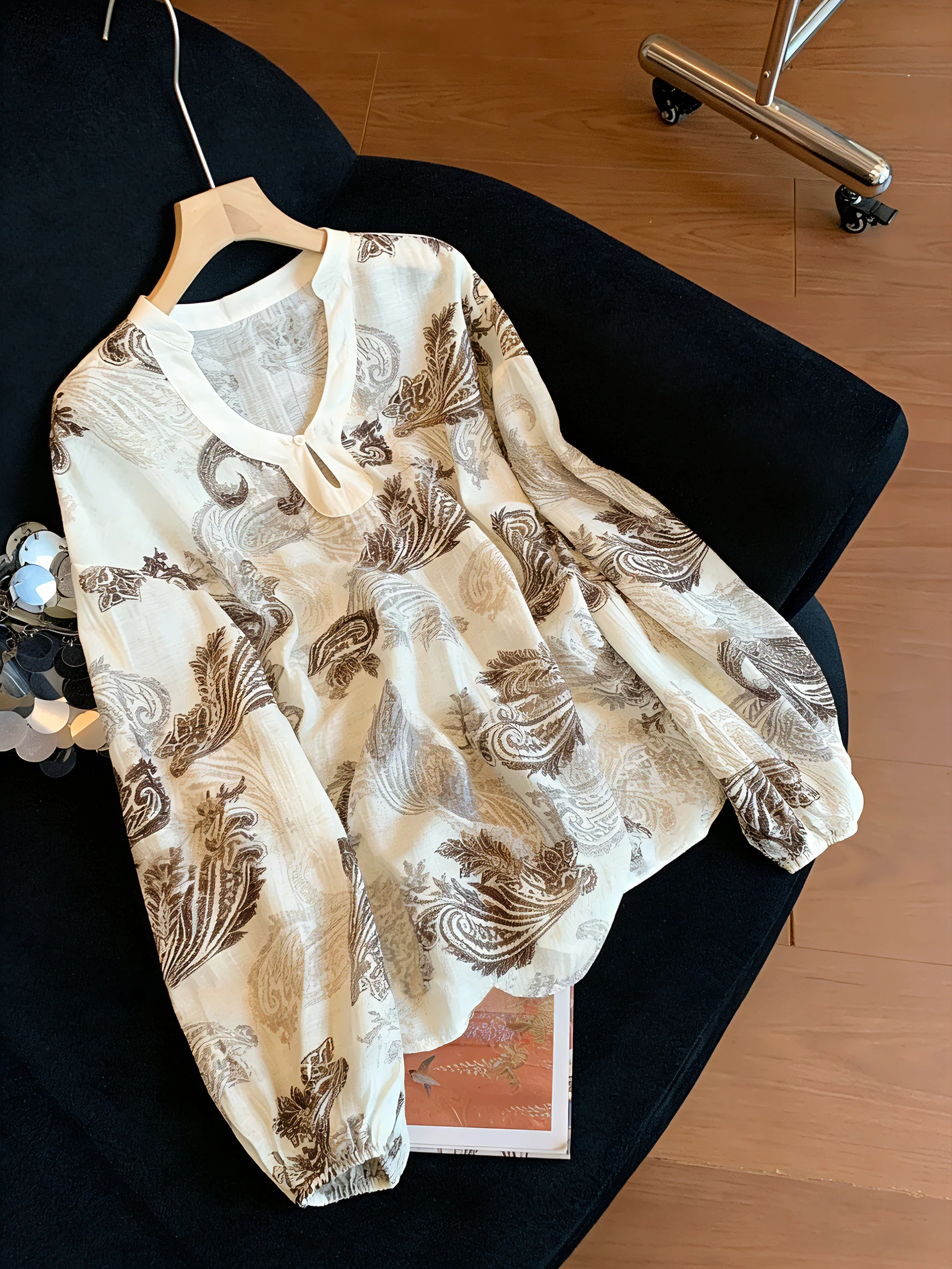 

Retro Vacation Style Color Block V Neck Long Sleeve Loose Thin Shirt Men Women Spring Summer Casual Fashion High End Feeling