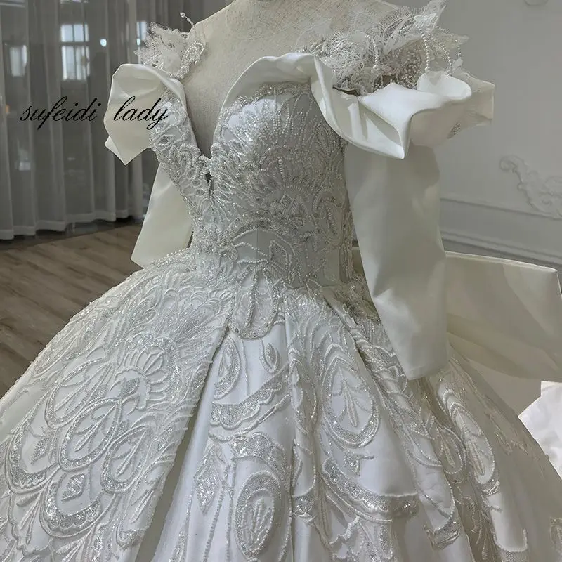 2022 New Design Elegant Bride Gown Wedding Dresses Puffy Satin Lace Appliques Formal Bridal Gown Customize