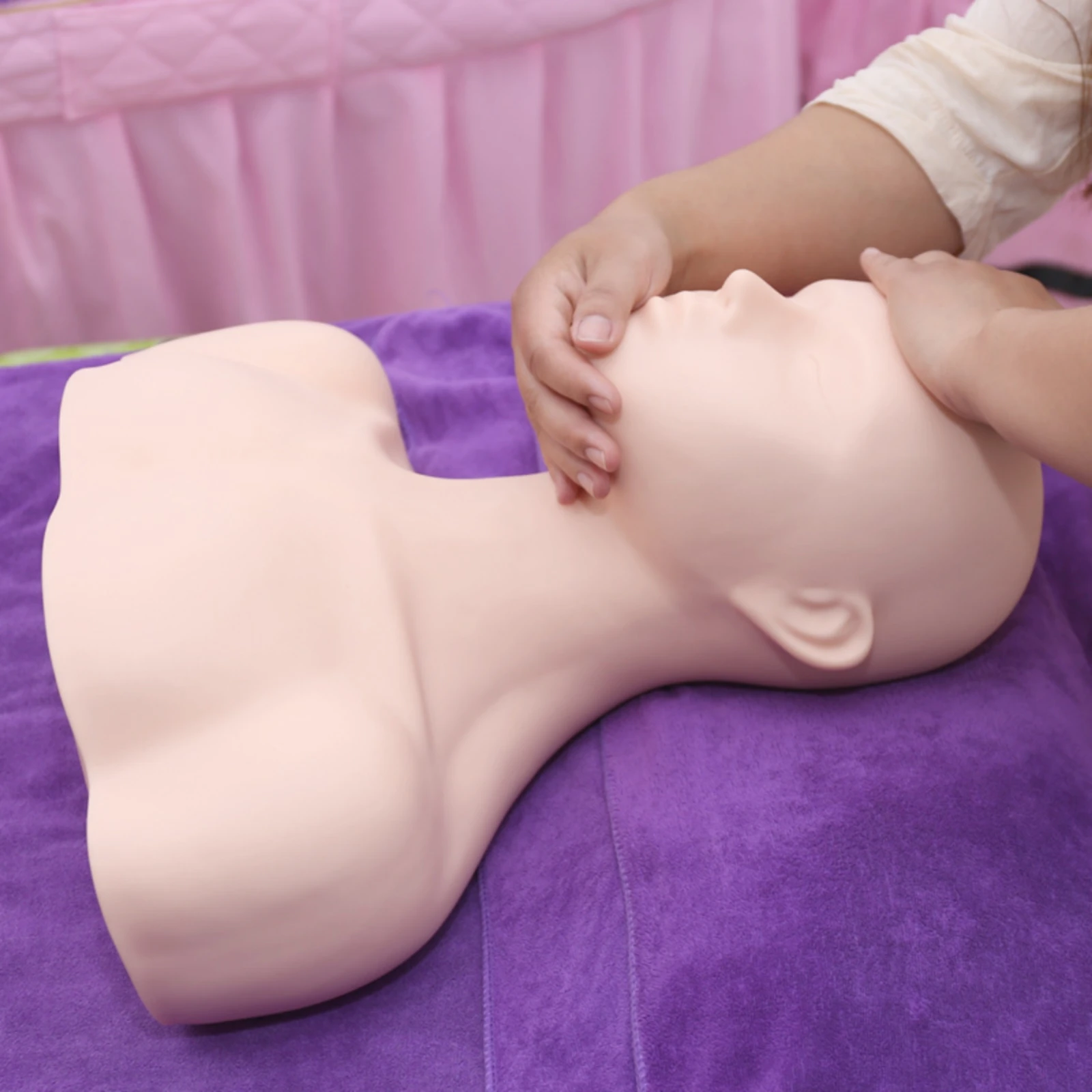 Cosmetology Training Head Model Odor-without Massage Practice Mannequin Head Facial Massage Practice Mannequin Soft Easy To