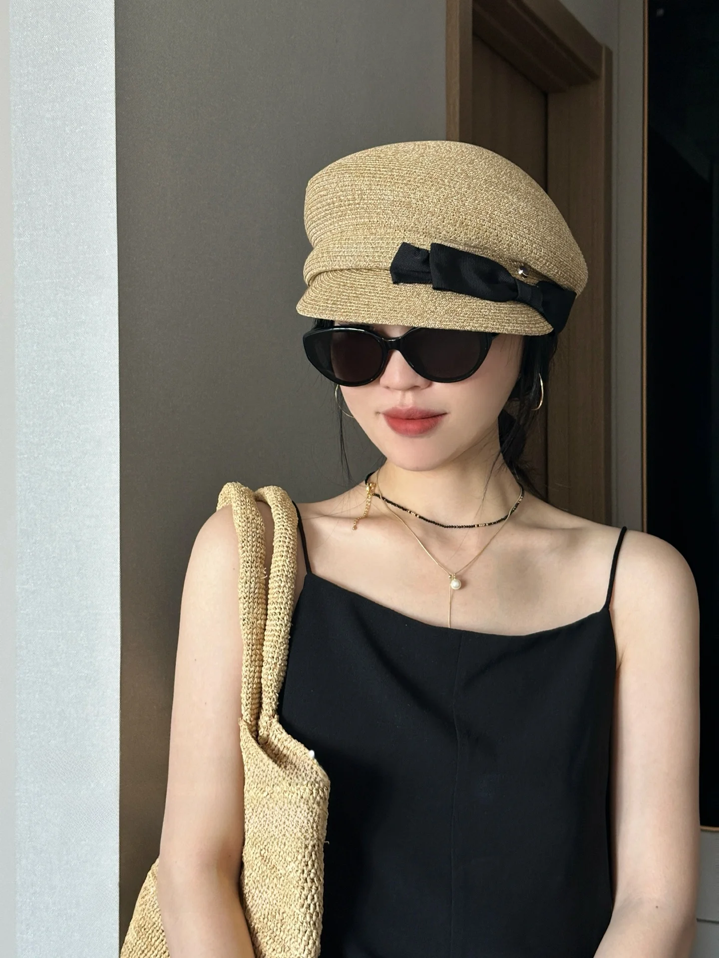 レディース麦わら帽子-夏休み-フェザーエッジ-ボーイズニュースボーイキャップ-サイドプレスド-ダックビル-小顔効果-折りたたみ式-千金風