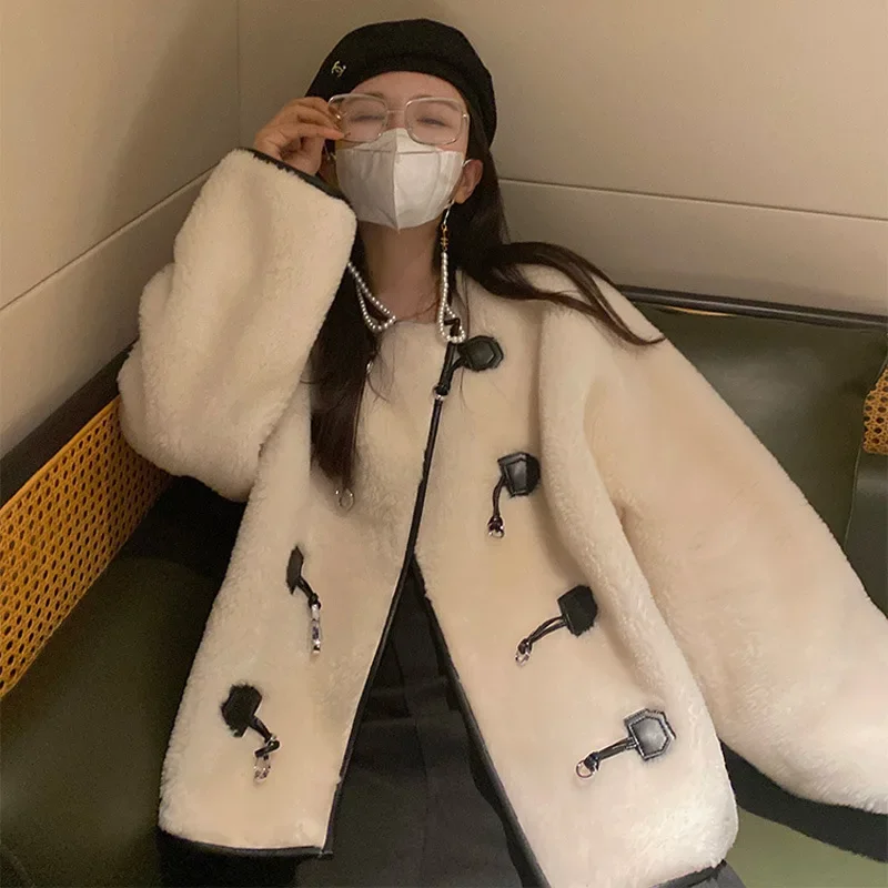 여성용 모피 코트 루즈 라운드 넥 두꺼운 양털 따뜻한 리얼 퍼 겨울 재킷 2025 신상 레트로 후크 올 울 칼라