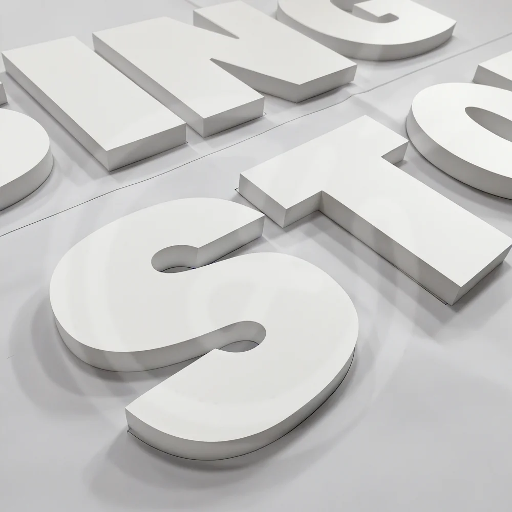 DIY شعار شعار رسالة 15 سنتيمتر الأبيض PVC الأبجدية شخصية اسم تصميم الفن الحرفية قائمة بذاتها حفل زفاف ديكور المنزل