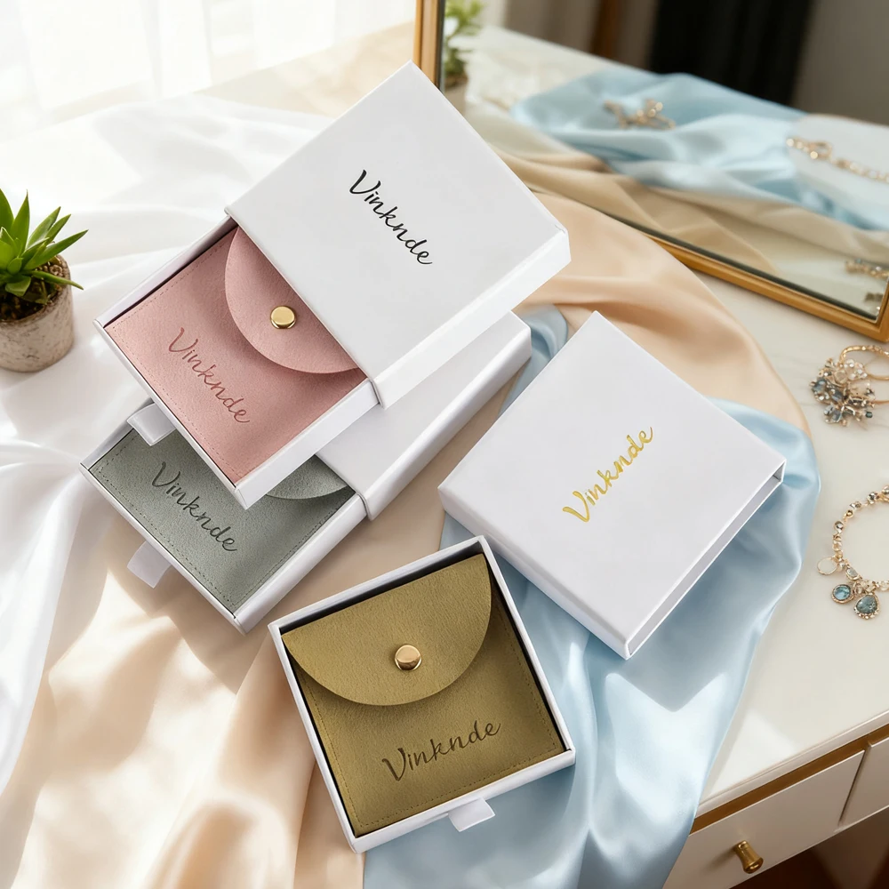 

Пользовательский логотип, белая, бежевая бумага, роскошные коробки для упаковки ювелирных изделий, свадебный подарок, серьги, кольца, коробка для ящиков, маленькие сумки из микрофибры