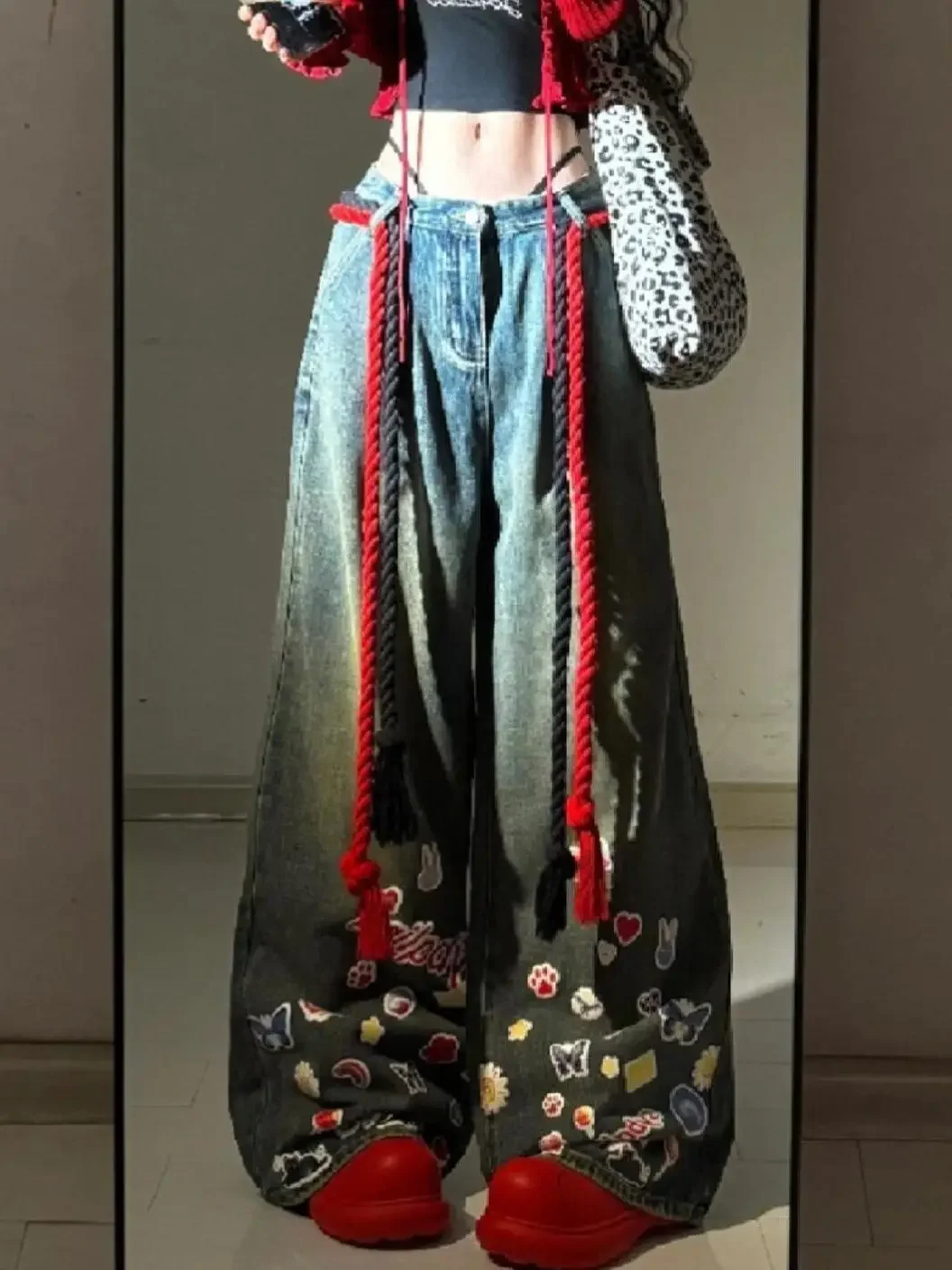 American retro plus size washed cartoon graffiti jeans women's autumn and winter new straight loose slim wide leg drop pants.