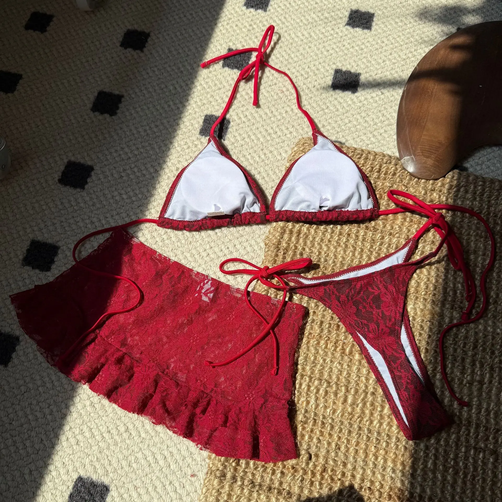 Costume da bagno a tre pezzi in tessuto di pizzo con bikini pareo ispirato al costume da bagno da donna costumi da bagno costumi da bagno Vacay Outfit Biquini