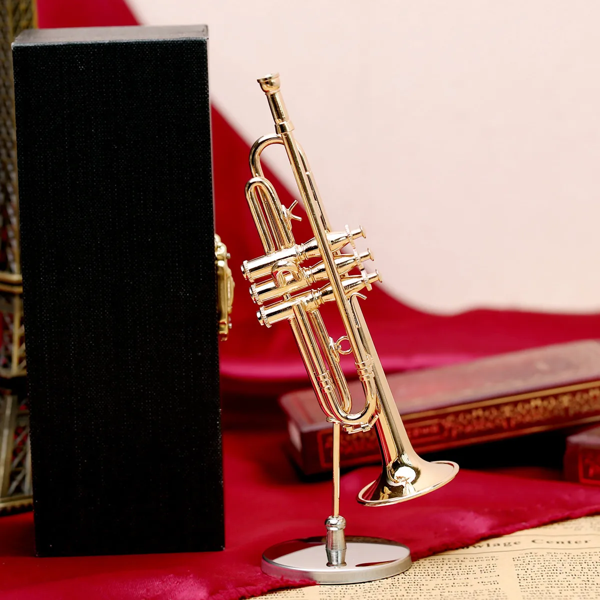 BJD doll trumpet model for 1/4 1/6 size bjd copper gold-plated trumpet trombone horn saxophone accessories (box + base)