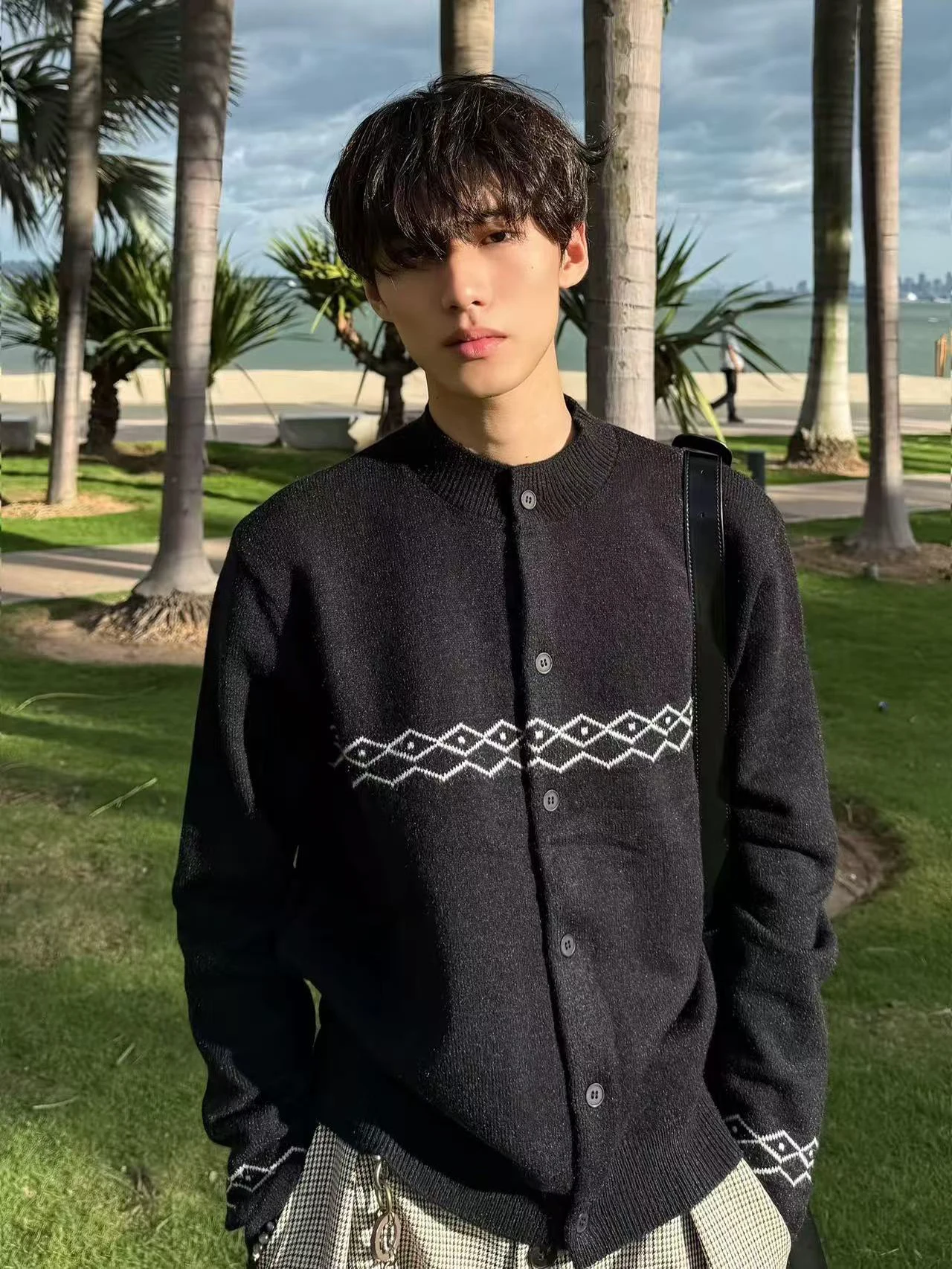 

Свободный крой вязаный кардиган, мужской осенне-зимний свитер с геометрической вышивкой, круглый, с открытой передней частью, удобный баланс