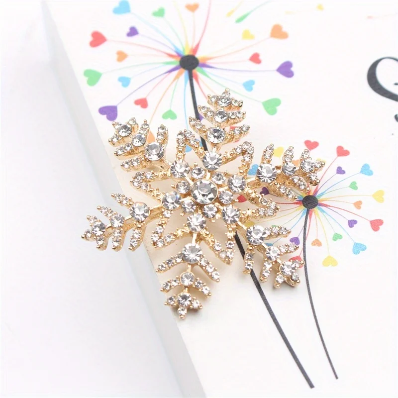 Stylish Christmas Snowflake Brooch Personality Temperament Corsage Anti-slip Pin Rhinestone Collar Pin Suit Shirt Accessories