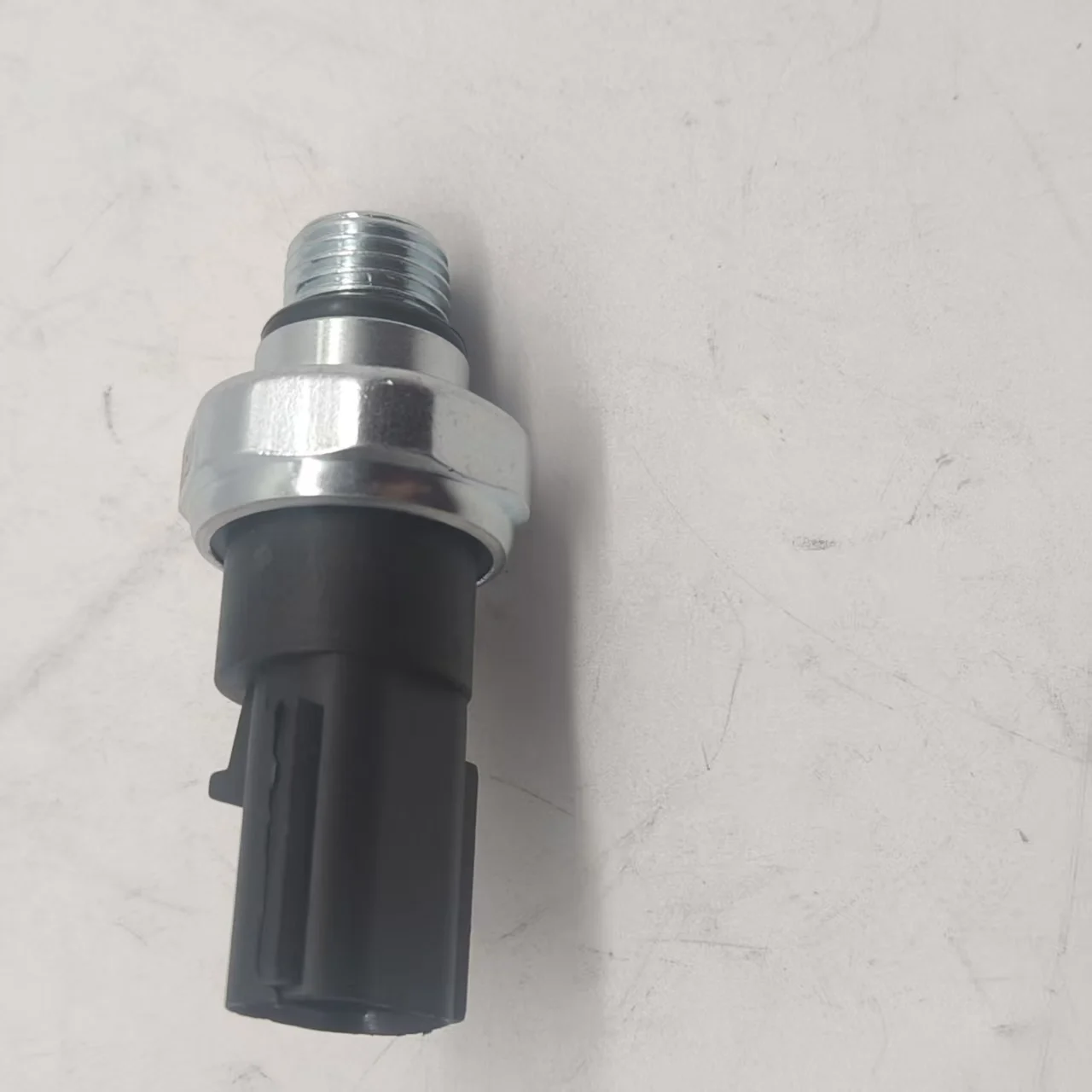High quality Brand New 4076930 oil pressure sensor For  Dongfeng Cummins ISDE/ISF3.8 engine parts