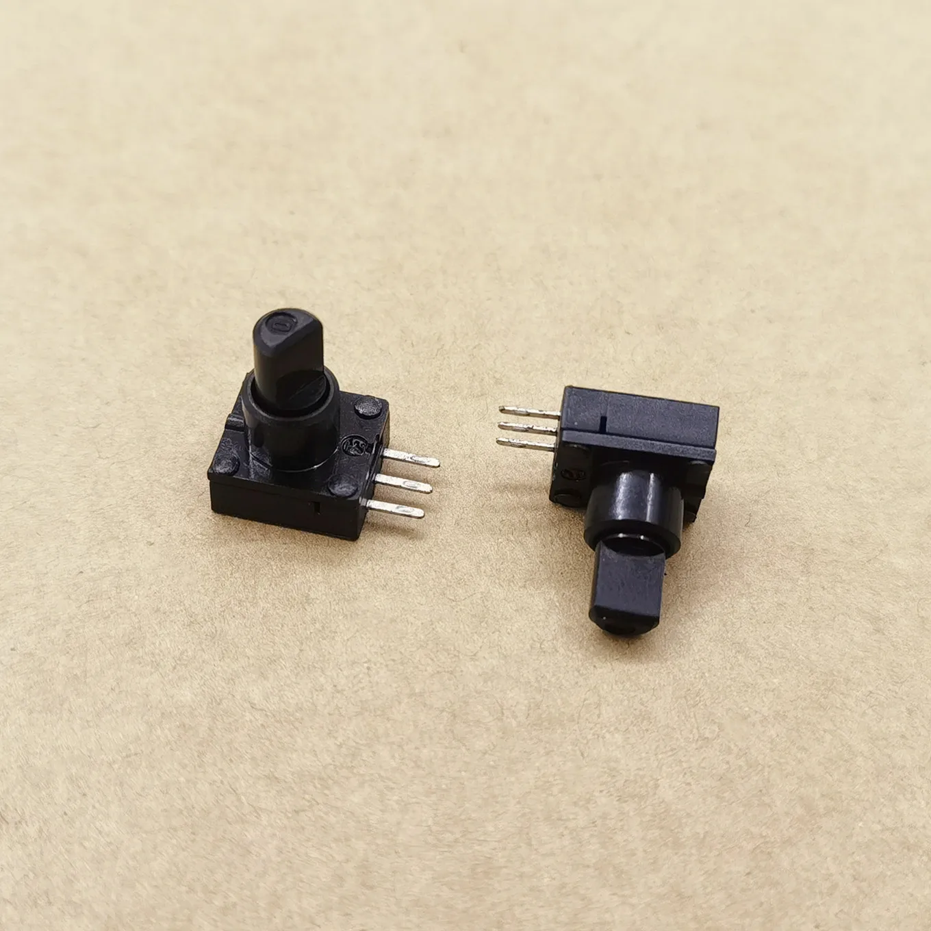 Original new 100% single potentiometer 3pin F10KV4 B10K B103 handle length 10MM (SWITCH)