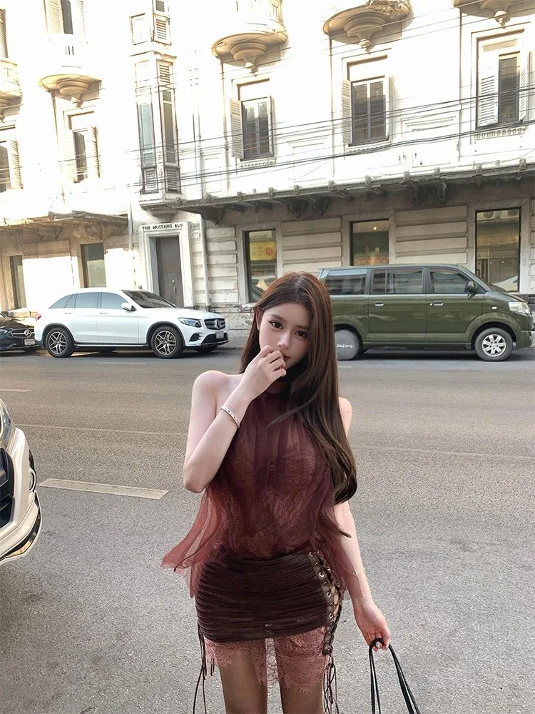 

Elegant Lace Mesh Neckline Short Skirt Set Women's Summer Fashion Sleeveless Slim Fit High Waist Gown for Banquet