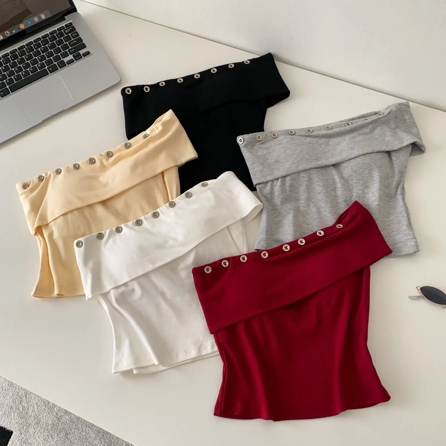 

Tanks Tops Women Top Sleeveless Camis Sexy Y2k Streetwear Backless Tight Waist Solid Party Tees Elegant Work Slim Fit 2026